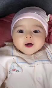 Nhả vía em bé mắt to tròn thông minh, khoẻ mạnh