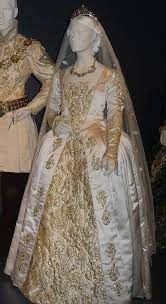 Sie probiert einige schicke modelle an, und entscheidet sich zu pennys und bernadettes entsetzen für einen albtraum mit volants. Jane Seymour Hochzeitskleid Inspiriert Von Den Tudors Tv Serie Etsy