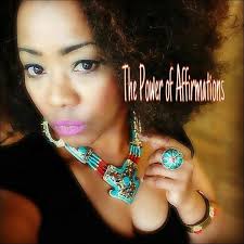 Simone Lowe (@lovesimonelowe)