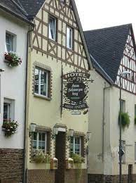 Preise ansehen » informationen zimmer fotos lage bewertungen einrichtungen fragen und antworten buchung. Plenty To Choose From Bild Von Haus Schwarzenberg Ernst Tripadvisor