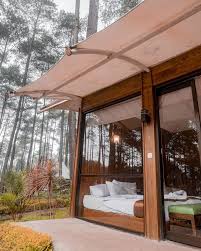8, lembang, jawa barat, ini menyediakan beberapa opsi menginap, mulai dari berkemah di camping ground hingga di dalam pondok yang super nyaman. Liburan Akhir Pekan Di Tengah Sejuknya Hutan Pinus Lembang Urban Camp Terminal Wisata Grafika Cikole