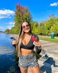 Veronica Weffer - Free sexy pics, galleries & more at Babepedia