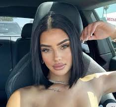 Can someone remove the thumbtack from my hair?