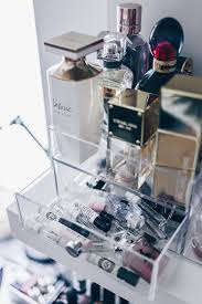 Meine Neue Schminkecke Inklusive Praktischer Kosmetikaufbewahrung Kosmetik Aufbewahrung Aufbewahrung Schminke Und Schminksammlung
