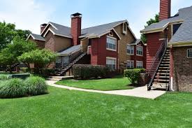 The truman arlington commons 505 e lamar blvd, arlington, tx 76011. Bravo Apartment Living Apartments In Arlington Tx