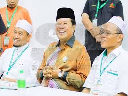 Mahkamah tinggi kota kinabalu menolak saman difailkan bekas ketua menteri sabah, tan sri musa aman. Sinar Harian Bekas Menteri Besar Selangor Tan Sri Abdul Facebook