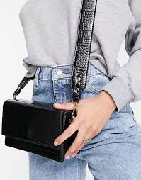 2020 nieuwe trending dames zwarte kleur vintage pu lederen crossbody tas met gratis bijpassende top mode bandjes. Crossbody Tassen Leren Crossbody Tassen Asos