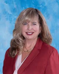 Nicole Faught's Instagram, Twitter & Facebook