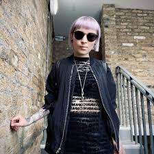 Mostre que você é fã do artista e coloque o link da playlist no seu site. 5acvbqj0jwbxem