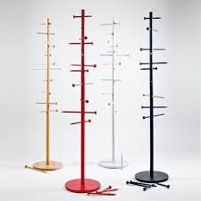 Harakari Le Portemanteau Modulable De Alessandro Zambelli Guten Morgwen Porte Manteau Bois Porte Manteaux Porte Parapluie