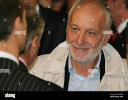 François denis hi-res stock photography and images