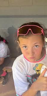 Little surprise celebration for one of our Beaver ball players who turned  the big 1️⃣4️⃣! Happy Birthday Mikayla from your team and coaches!  🎉🩷🎉🩷🎉🩷🎉🩷🎉