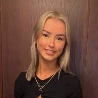 Megan Carlisle's Instagram, Twitter & Facebook