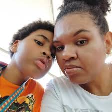 We love that @kellyrowland is at the Happy Place 😁