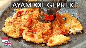 Maybe you would like to learn more about one of these? Resep Ayam Geprek Jadi Jumbo Lebih Krispi Gurih Pedas Youtube