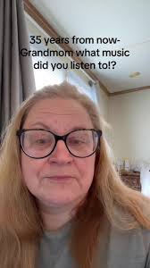 Bridgett Ross (@bridgettwithnoe)