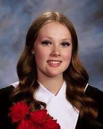 Lisa Gratton's Instagram, Twitter & Facebook