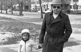 Manager general al spitalului colțea, a publicat numeroase lucrări științifice, a fost redactorul șef al revistei române de orl, membru în consiliile. A Murit Cristian Èopescu Remember EmoÈionant Ultimul Interviu Acordat De Cristian Èopescu Pentru Gsp Eram Cunoscut Ca Prezentatorul Care Nu CiteÈte NiciodatÄ De Pe Foaie Vorbeam Liber