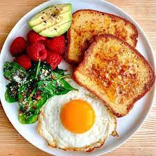 Hazelnut Vanilla French Toast To Start Your Day Frenchtoast Toast Breakfastrecipes Healthybreakfastr Healthy Breakfast Snacks Breakfast Snacks Healty Food