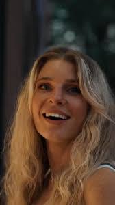 Lauren Briscoe's Instagram, Twitter & Facebook