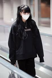 With tenor, maker of gif keyboard, add popular lisa blackpink animated gifs to your conversations. Pin On My Unnie