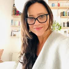 Veronica Nery's Instagram, Twitter & Facebook