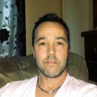 Robert Simoneau's Instagram, Twitter & Facebook