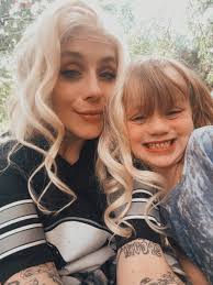 Felicia Bils (@babyfefex0) • Facebook