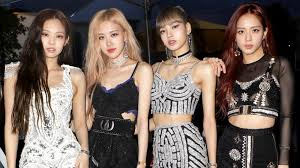 (봇/not the real one) #lisa from 🖤💗. The Stunning Transformation Of Lisa From Blackpink