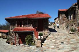 Das la aldea de couso ist ein ehemaliger weiler am fluss límia in der galizischen landschaft. Aldea Rural Couso Galan Native Hotels