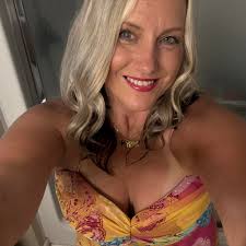 This song is turned out WILD @brantleygilbert 🔥🔥 “Small Forever” 5/30