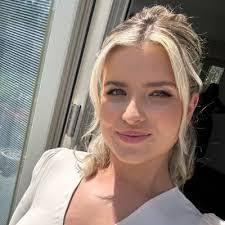 Leila Marshall's Instagram, Twitter & Facebook