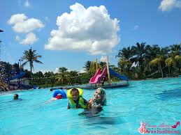 Bukit beruntung golf & country club 1 hour north from the kuala lumpur city center, you'll find bukit beruntung golf & country club. Kolam Renang Bukit Beruntung Golf Country Resort Bbgcr Iena Lifestyle Blogger