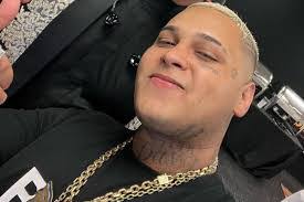 Adele Mora's Instagram, Twitter & Facebook