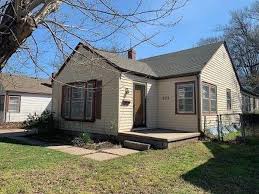 New 3 bedroom/2 bath manufactured home set on great lot that backs up to woods. Cute Southeast 3 Bed And 2 Bath Rent To Own House For Rent In Wichita Ks Apartments Com