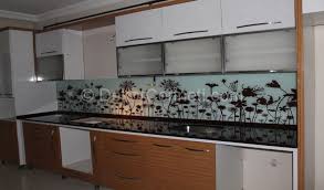 Mutfak tezgah arası cam panellerde kullanılabilecek, sizin için tasarladığımız veya hazır olan tasarımları incelemek ve mutfağınıza hangisinin uyacağını belirlemek. Cam Mutfak Tezgahi Modelleri 2021 Dekorcenneti Com