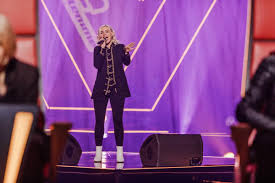 Første sesong startet i 2010 og finalen 21. Fredag Deltar Caroline 24 Fra Vennesla Pa The Voice En Helt Syk Opplevelse
