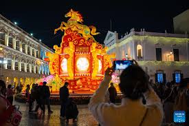 Decoraciones festivas para el Año Nuevo Chino en Macao: Una celebración cultural y económica