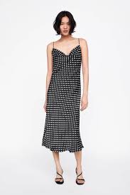 Here S What Stylish Over 50 Women Are Buying From Zara Fashion Pretty Dresses Camisole Dress