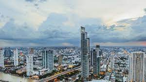 With our professional guides and expert knowledge, we offer the best private day trip experience in thailand. Walking Around And Explore Bangkok For A Day Takemetour