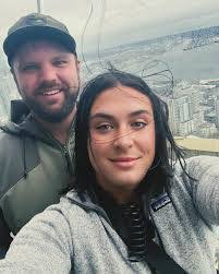 Elizabeth Mocek's Instagram, Twitter & Facebook