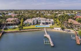 1777 Galleon Dr Naples Fl 34102 Mls 219002892 Zillow Waterfront Homes Waterfront Property Mansions Homes