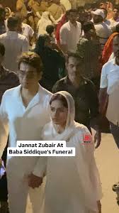 Jannat Zubair At Bada Qabrastan Mumbai For Baba Siddique's Funeral ,  #jannatzubair #bollywoodhelpline