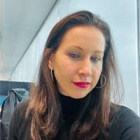 100+ perfiles de «Edina»