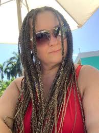 Where to get candy apples in Moncton?