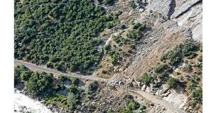 Hours may change under current circumstances 4 000 Ton Rock Slide Across Highway 140 Closes Entrance To Yosemite National Park Los Angeles Times