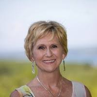 Beth Tackett's Instagram, Twitter & Facebook