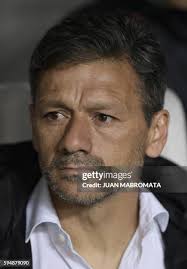 48 Coach Nelson Vivas Photos & High Res Pictures