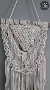 Workshop bench macrame wall hanging diy bohemian tapestry modern bohemian fiber art mizi wall hanging unique boho macrame with tassels and knots on natural jute and cotton free shipping australia. Mooi Bohemian Macrame Wandkleed Geknoopt Op Een Berenklauw Stam Hogweed Trunk De Berenklauwe Macrame Patterns Macrame Wall Hanging Diy Macrame Wall Hanging