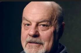 In rewatching Northern Exposure, I had the nagging sense that John Corbett  as Chris was evoking someone else for me. I'm currently rewatching  Battlestar Galactica, and realize that it's Michael Trucco as